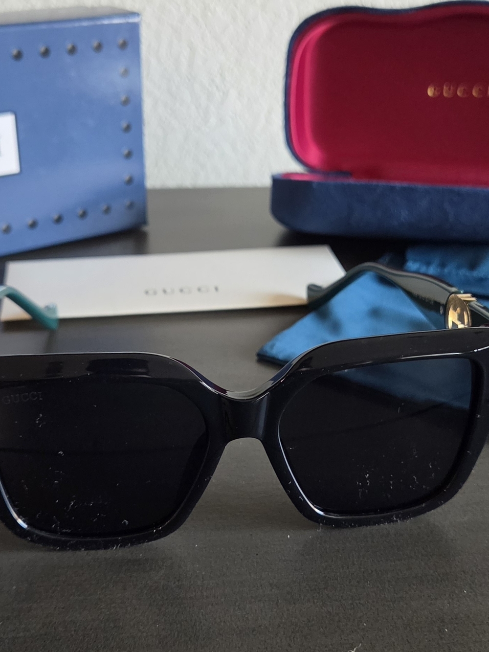 Gucci - Picture 2 of 6